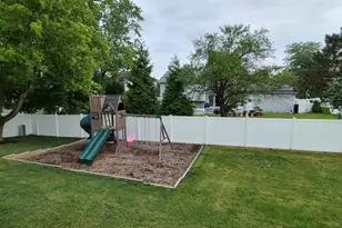 396 Nantucket Ct, Bartlett, IL 60103 - Photo 17
