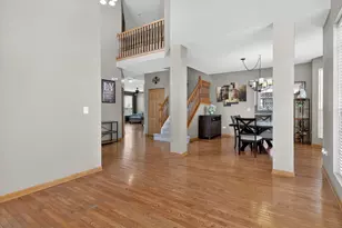 395 S Palmer Dr, Bolingbrook, IL 60490 - Photo 5