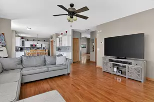 395 S Palmer Dr, Bolingbrook, IL 60490 - Photo 15