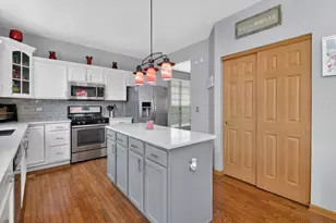 395 S Palmer Dr, Bolingbrook, IL 60490 - Photo 11