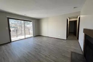 7030 Barrington Ct, Woodridge, IL 60517 - Photo 9