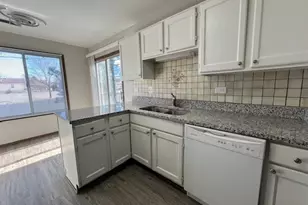 7030 Barrington Ct, Woodridge, IL 60517 - Photo 5
