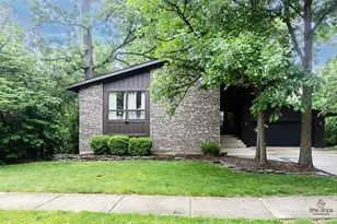 3130 Scenicwood Ln, Woodridge, IL 60517 - Photo 1
