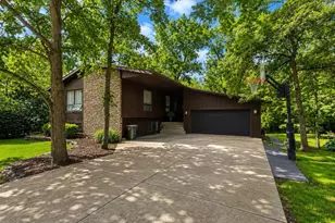 3130 Scenicwood Ln, Woodridge, IL 60517 - Photo 1