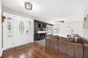 230 Plymouth Ln, Bolingbrook, IL 60440 - Photo 3