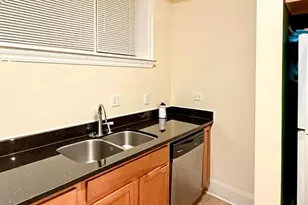 2315 W Rosemont Ave, Chicago, IL 60659 - Photo 3