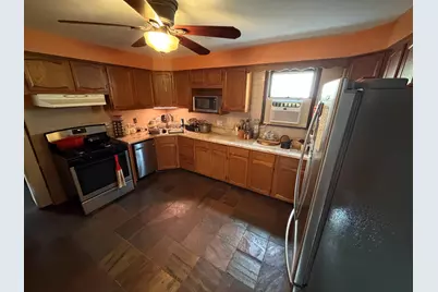 4136 W Cornelia Avenue, Chicago, IL 60641 - Photo 13