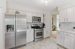 1422 Almaden Ln, Gurnee, IL 60031 - Photo 5