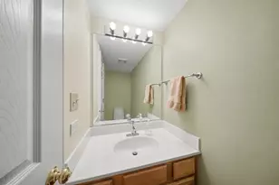 1422 Almaden Ln, Gurnee, IL 60031 - Photo 9