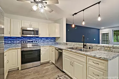 2313 Silverstone Drive #2313, Carpentersville, IL 60110 - Photo 11