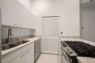 1100 W Cornelia Ave, Chicago, IL 60657 - Photo 7
