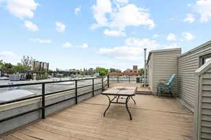 1100 W Cornelia Ave, Chicago, IL 60657 - Photo 17