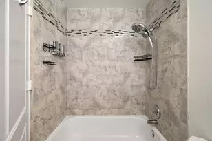 1100 W Cornelia Ave, Chicago, IL 60657 - Photo 13