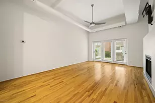 1100 W Cornelia Ave, Chicago, IL 60657 - Photo 3