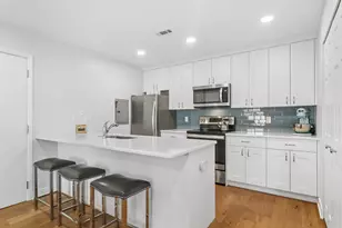 546 E Old Willow Rd, Prospect Heights, IL 60070 - Photo 9