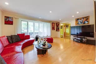 3903 Kiess Dr, Glenview, IL 60026 - Photo 11
