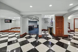 12 Carlisle Dr, Oak Brook, IL 60523 - Photo 93
