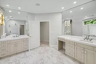 12 Carlisle Dr, Oak Brook, IL 60523 - Photo 71