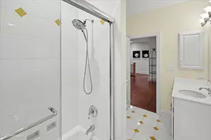 12 Carlisle Dr, Oak Brook, IL 60523 - Photo 81