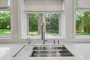 12 Carlisle Dr, Oak Brook, IL 60523 - Photo 37