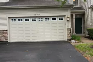 2252 Gallant Fox Cir, Montgomery, IL 60538 - Photo 1