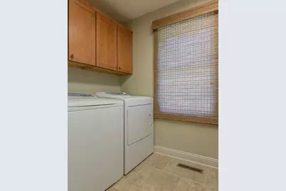 1021 Bertram Drive, Freeport, IL 61032 - Photo 13