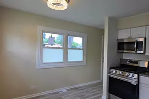 70 N Idlewild Ave, Mundelein, IL 60060 - Photo 9