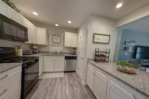 415 Parkside Dr, Sycamore, IL 60178 - Photo 5