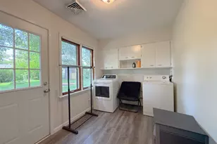 415 Parkside Dr, Sycamore, IL 60178 - Photo 7
