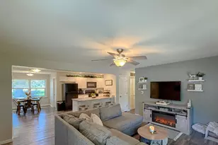 415 Parkside Dr, Sycamore, IL 60178 - Photo 3