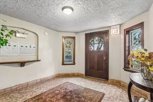 2016 5 W Greenleaf Ave, Chicago, IL 60645 - Photo 5