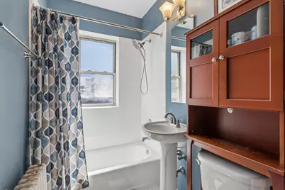 2016.5 W Greenleaf Avenue #3D, Chicago, IL 60645 - Photo 13