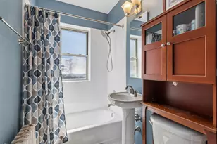 2016 5 W Greenleaf Ave, Chicago, IL 60645 - Photo 13