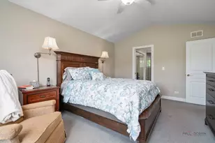 525 White Oak Ln, Lake Barrington, IL 60010 - Photo 23