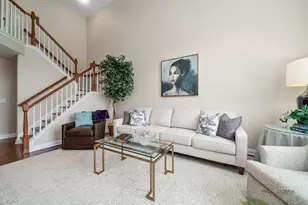 525 White Oak Ln, Lake Barrington, IL 60010 - Photo 5