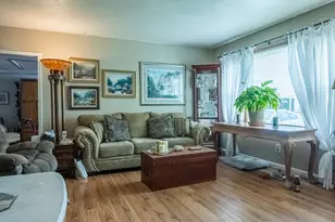 1412 Holly St, Centralia, IL 62801 - Photo 5