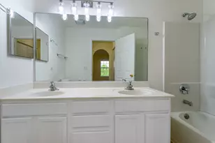 1682 Dogwood Ln, Hanover Park, IL 60133 - Photo 9
