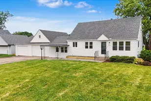 408 E South Ct St, Chatsworth, IL 60921 - Photo 3