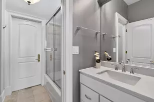 151 Palmer Cir, Vernon Hills, IL 60061 - Photo 47