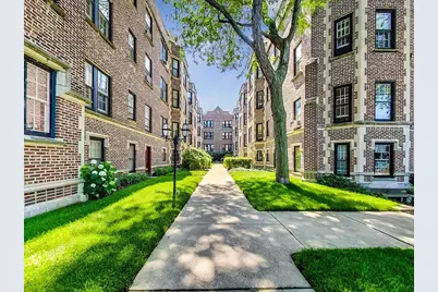 594 Sheridan Square #3, Evanston, IL 60202 - Photo 1