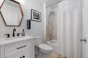 2040 W Belmont Ave, Chicago, IL 60618 - Photo 25