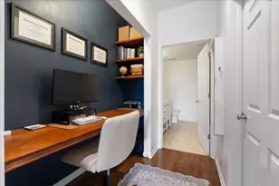 2040 W Belmont Ave, Chicago, IL 60618 - Photo 21