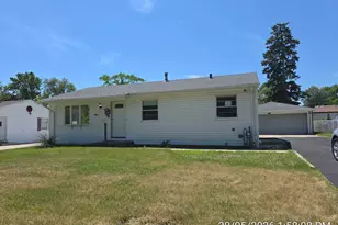 148 Pecos Cir, Carpentersville, IL 60110 - Photo 1