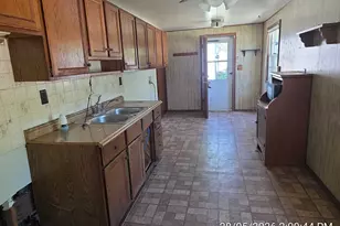 148 Pecos Cir, Carpentersville, IL 60110 - Photo 7