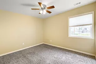 714 Sunset Cir, Streamwood, IL 60107 - Photo 9