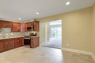 714 Sunset Cir, Streamwood, IL 60107 - Photo 5