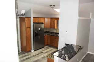 826 River Dr, Carol Stream, IL 60188 - Photo 5