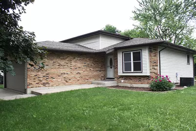 826 River Drive, Carol Stream, IL 60188 - Photo 1