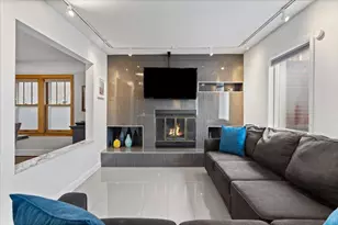 6455 N Talman Ave, Chicago, IL 60645 - Photo 23