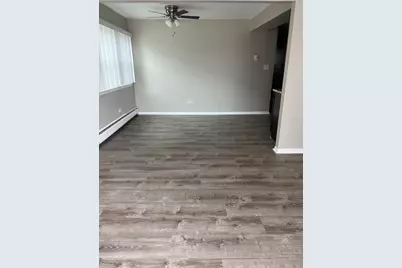 8112 W Marion Street #2W, Justice, IL 60458 - Photo 5